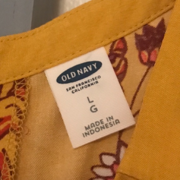 FLORAL SLEEVELESS TOP - Picture 3 of 3